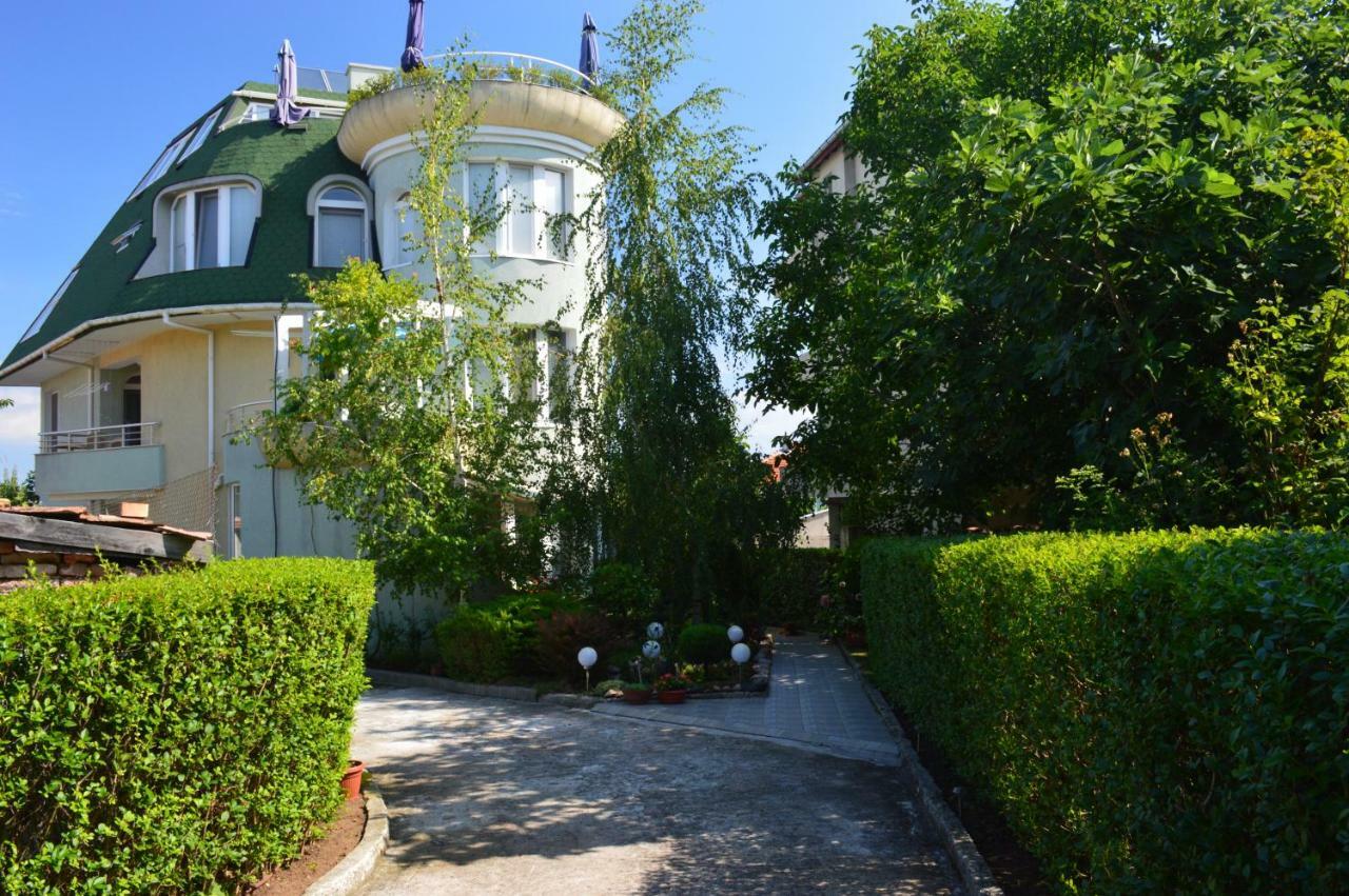 Dimana Hotel Chernomorets Exterior photo